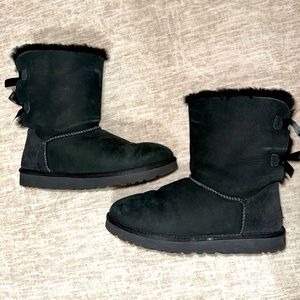 Uggs- Short Black Bow Uggs Size 10